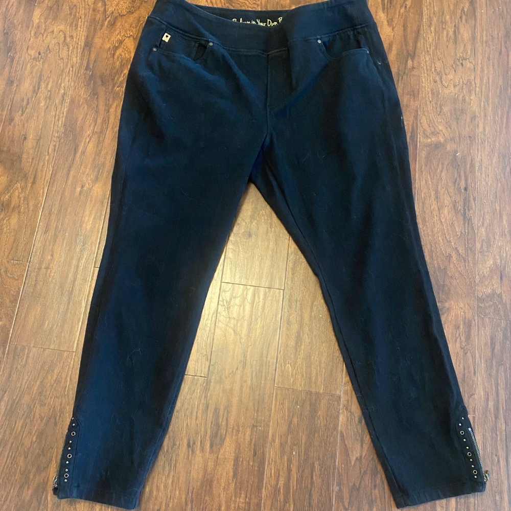 Belle by Kim Gravel Flexibelle Grommet Trim Zip Jeggings - Size 20W